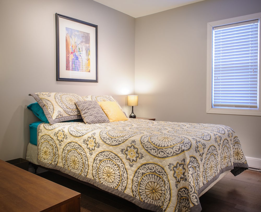 Moncton Suites - 267 Universite Ave
