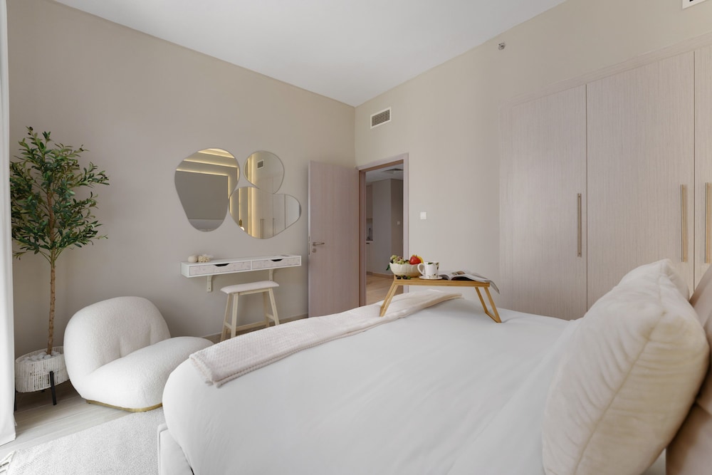 Charming Retreat w Panoramic Views on Yas Island