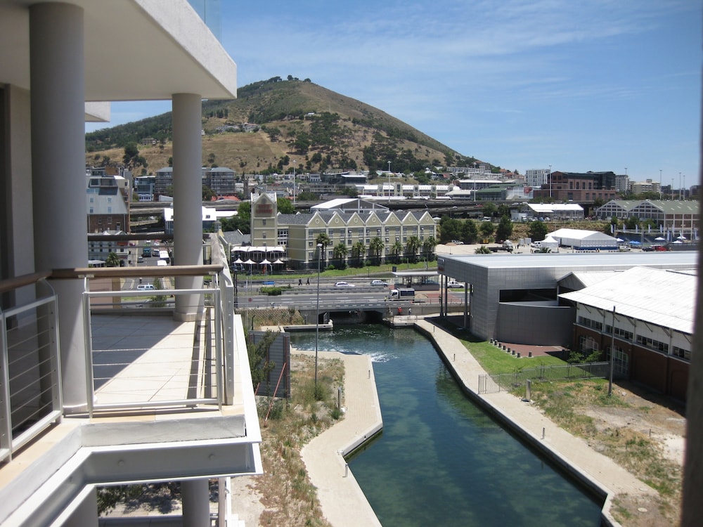 702 Canal Quays