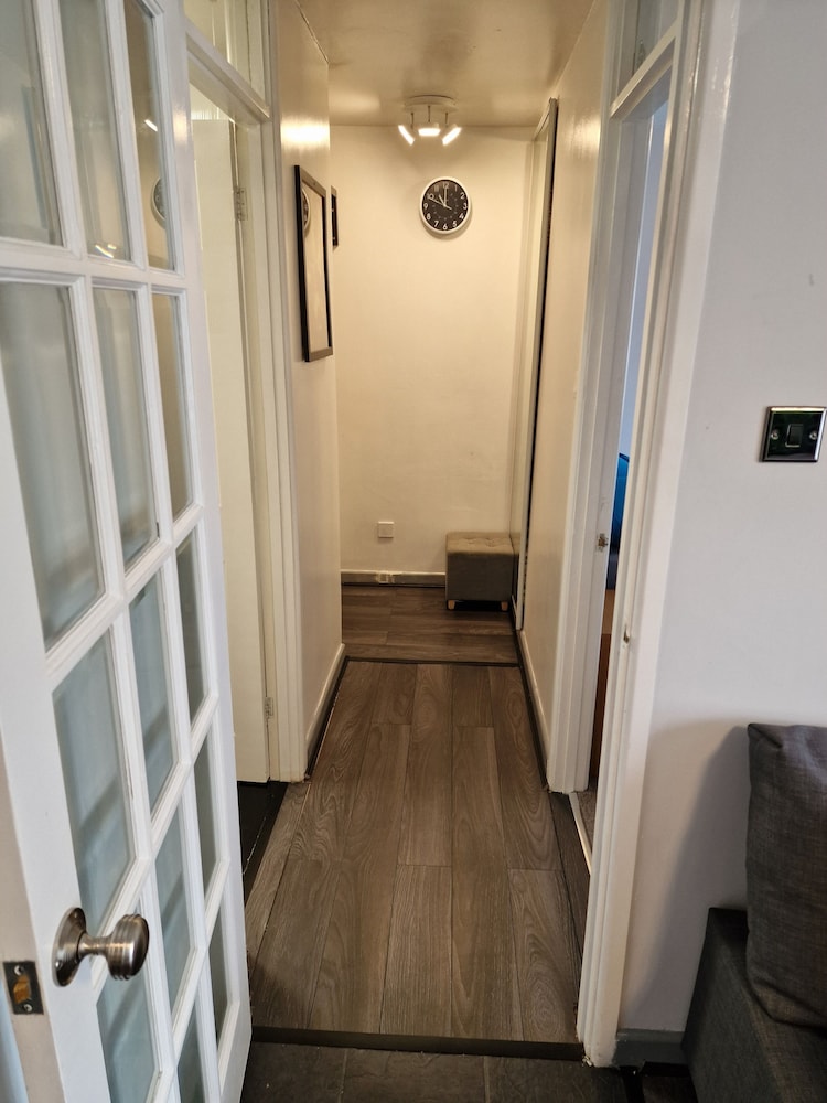 Super Comfy Apartment - Devon - A38 - Sleep 4pers view 4
