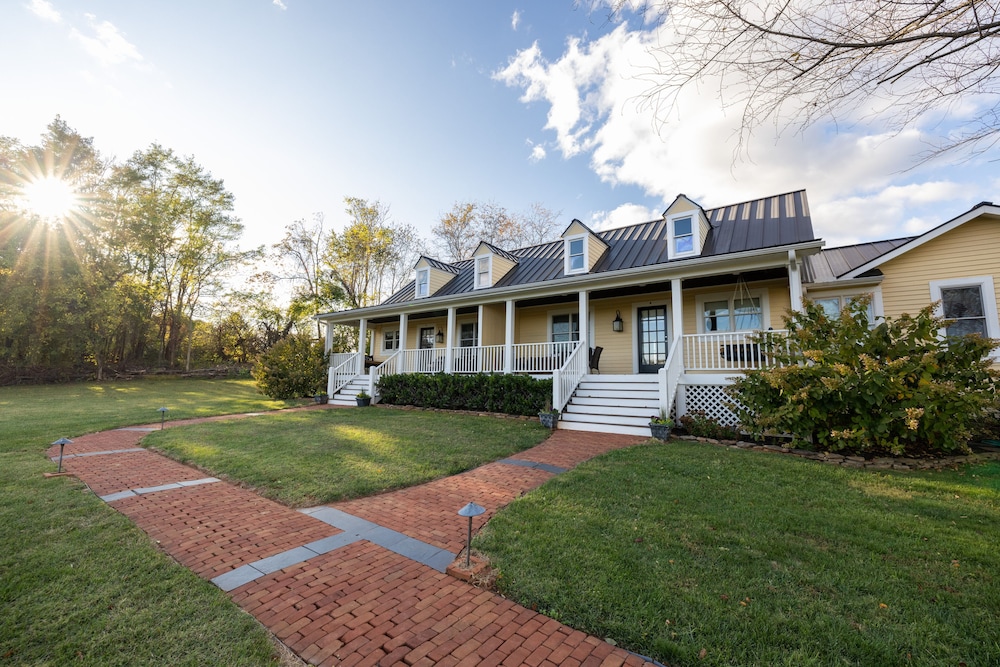 Inn at Willow Grove