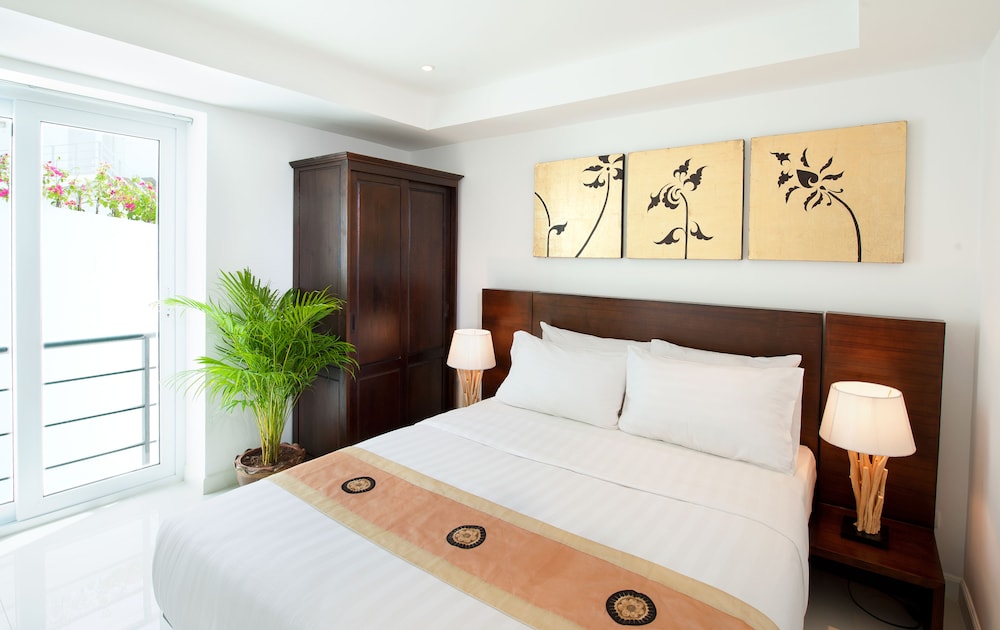 Kata Ocean View Residences