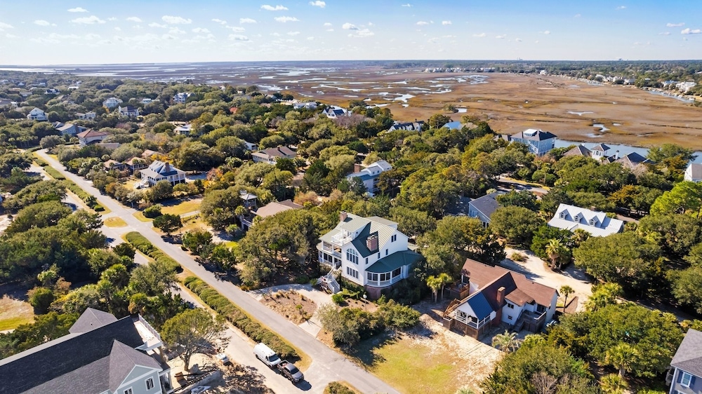 Spacious Second-row Home With Ocean Views In Debordieu, Pet Friendly! 7 Bedroom Home by Peace Vacations view 4