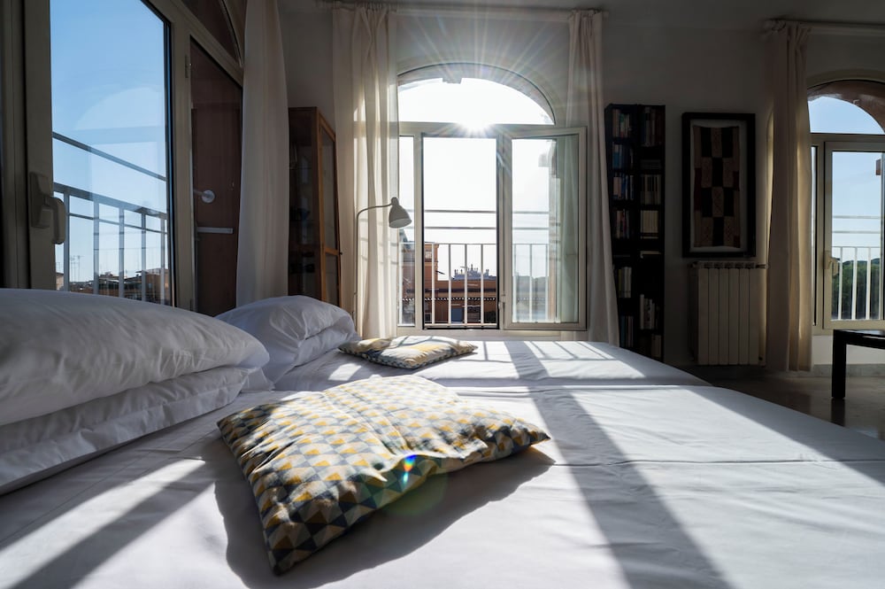 St. John Basilica Lovely Tower Apartment