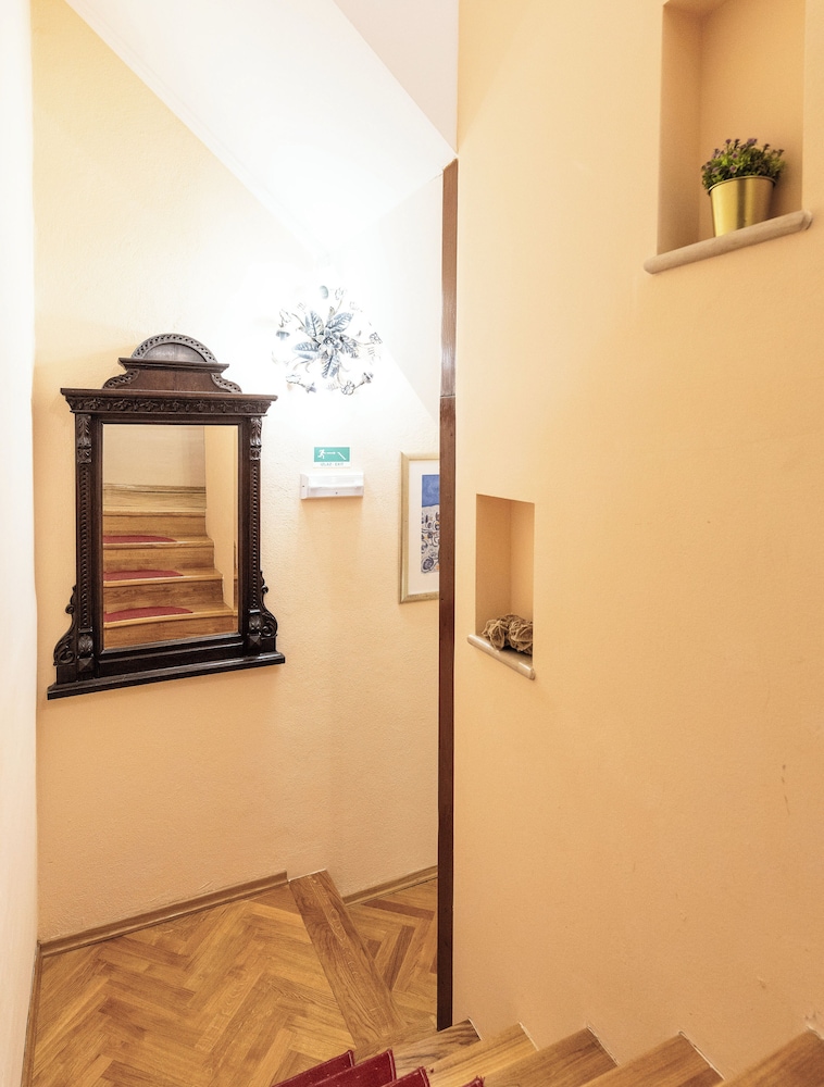 Antaeus Residence