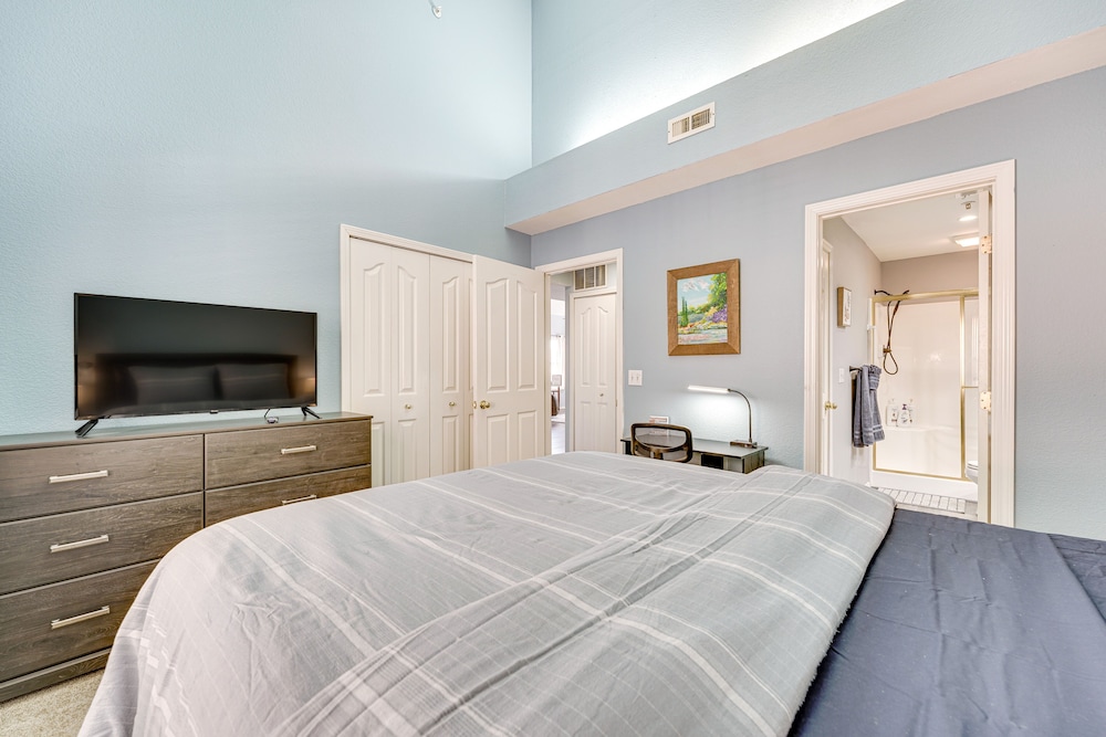 Updated Branson Condo w/ Lake Taneycomo Views!