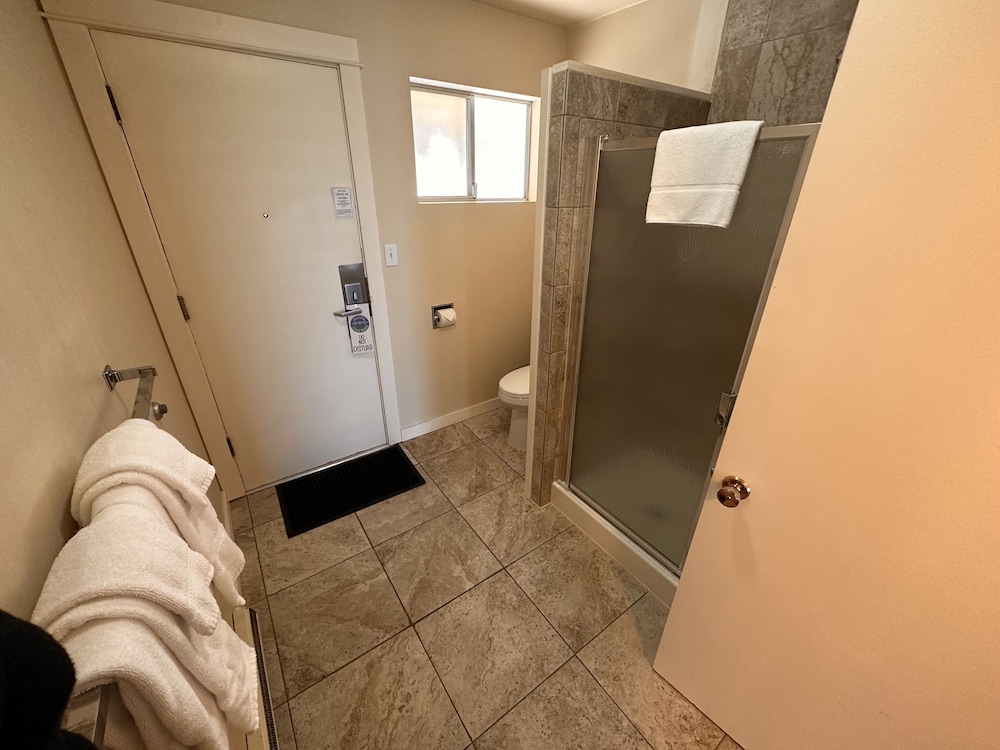 Astoria Crest Motel