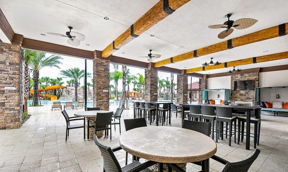 4606 TD - 5BR Townhome Marvel: Private Pool