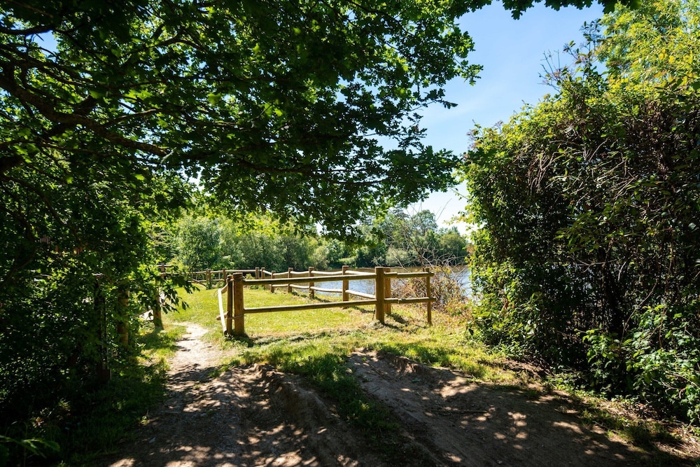 Quaint Holiday Home in Ferce view 2