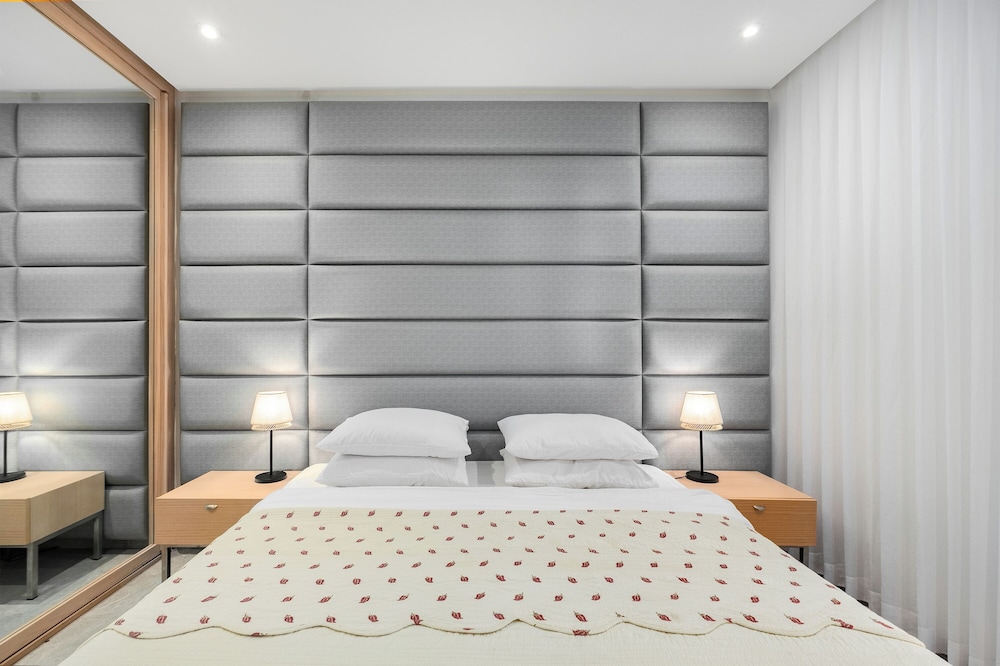 Royal Park Apt Resort by Sea N Rent