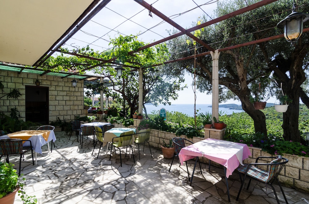 Guesthouse Moretić