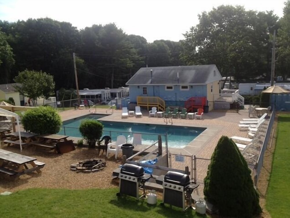 Drakes Island Resort - Property Image 12