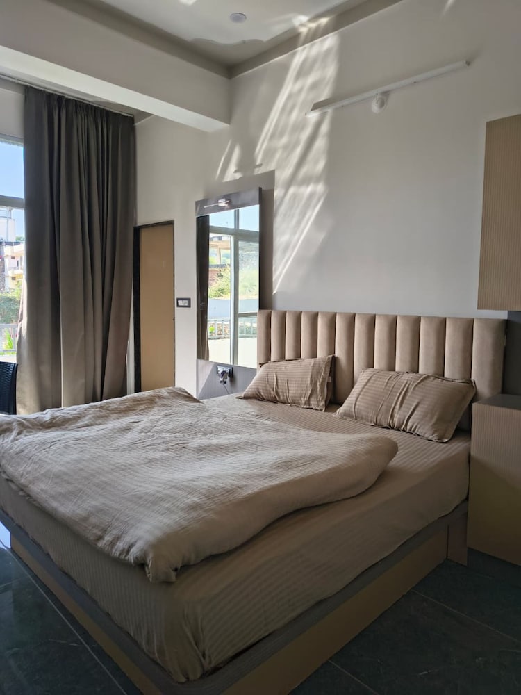 Shree Vallabh Resort