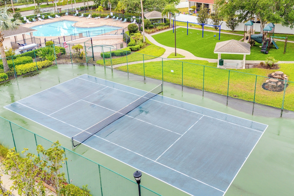 9 Mi to Apollo Beach: Riverview Getaway!