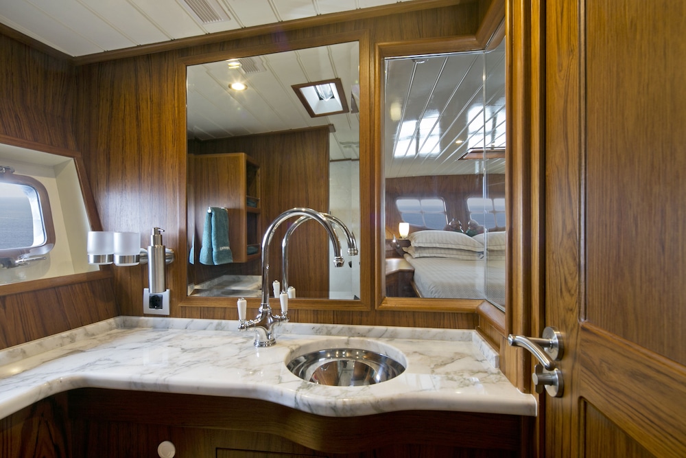 Domicil Yacht Hotel