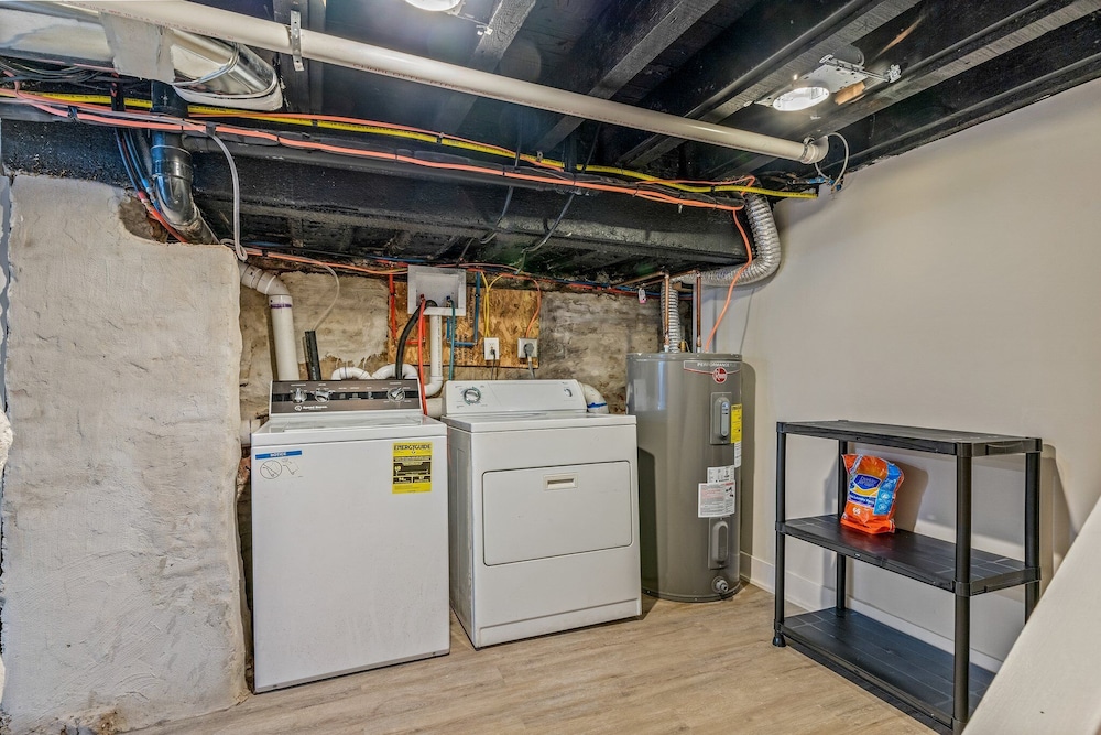 Stylish 3-Bedroom Home in Philly - Property Image 38