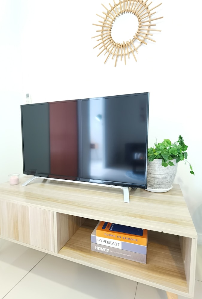 Icon City Premier Suites by WeCare photo 2