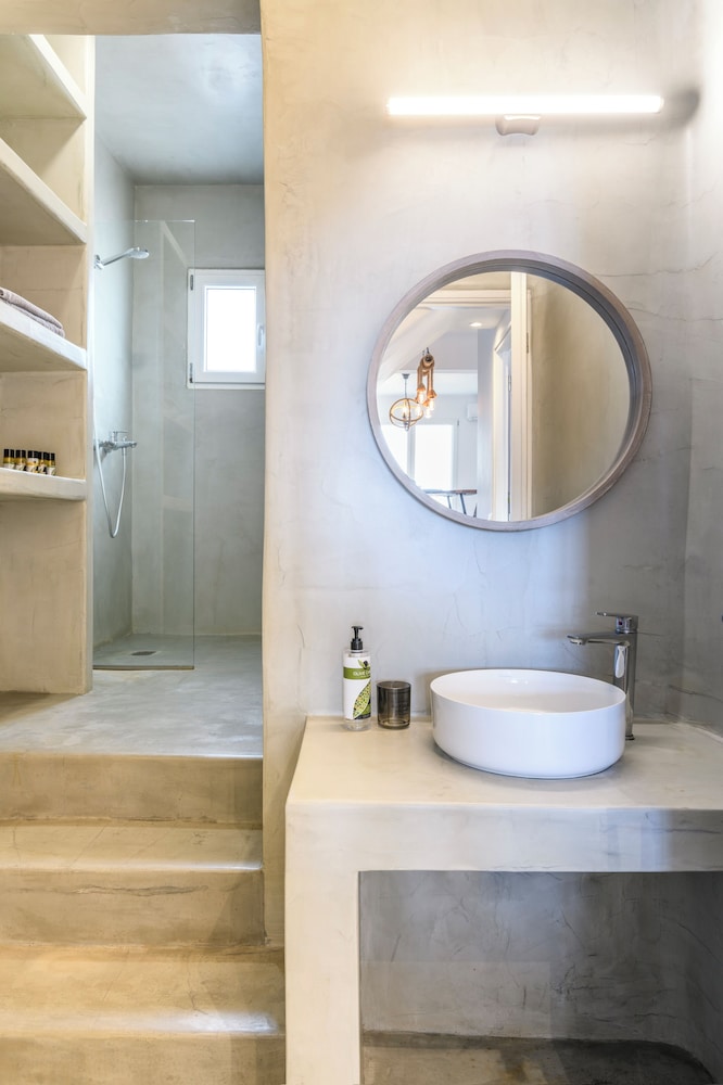 Mykonist Merchia Beach Villas & Suites