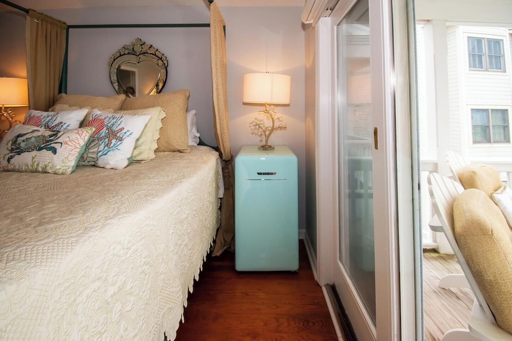 708 Ocean Cottage view 4