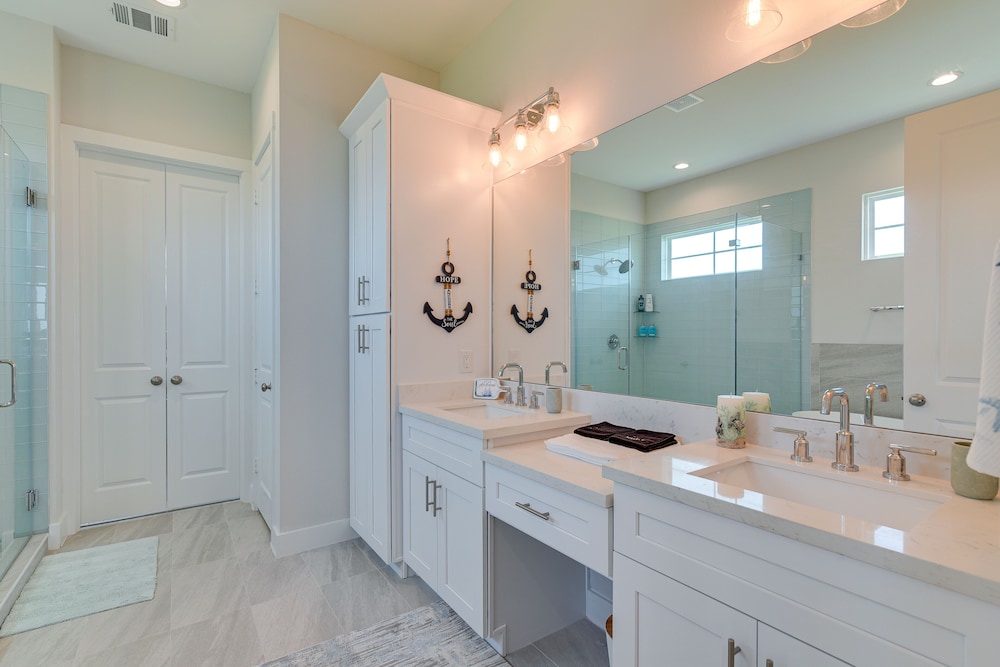 'seas The Day:' Home w/ Pool Access in Galveston
