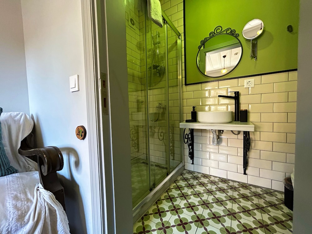 Tilas House No8 - Yurt - Image 34