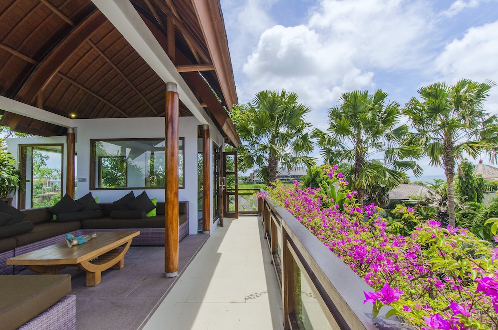 Wonderful 4BR Villa view 3