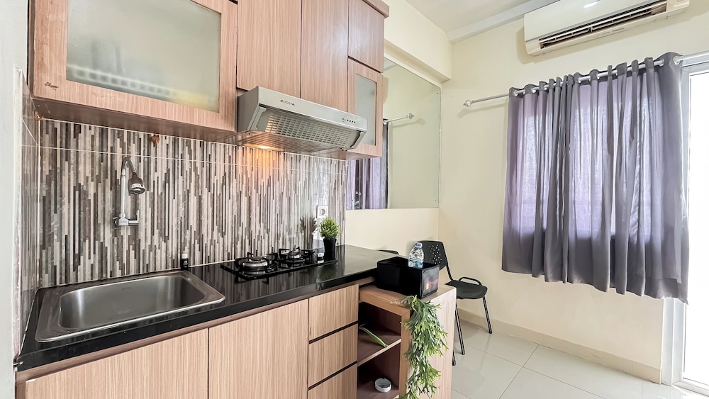 2Br Apartment Direct Access To Mall At Green Pramuka City