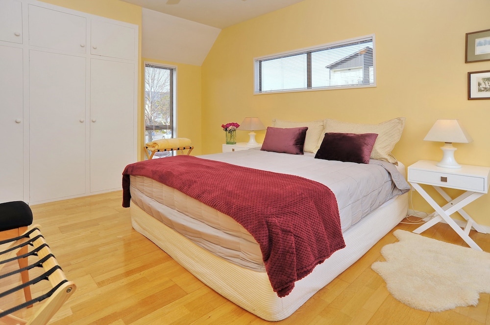 Salisbury St Villa 1