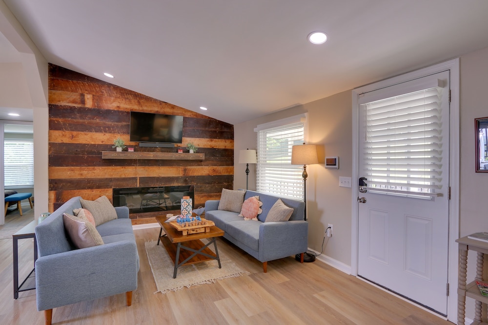 Harpers Ferry Home w/ Private Pool Hot Tub! - Property Image 16