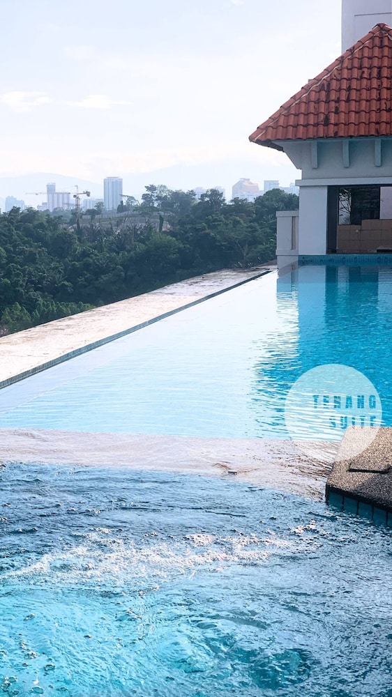 1BR Urban Escape at Damansara Heights