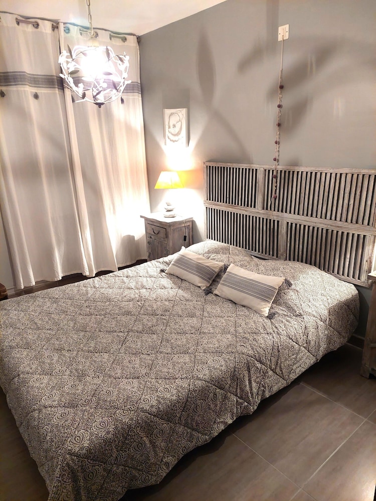 House in Vaison La Romaine With Heated Pool