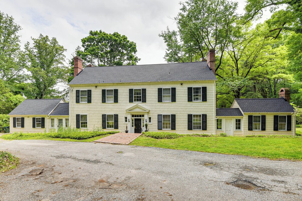 16 Mi to Baltimore: Spacious Home in Owings Mills!