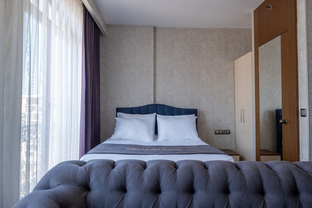 Elits Suits - Image 8