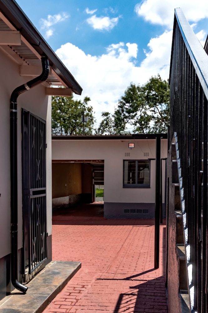 Aura Guest House