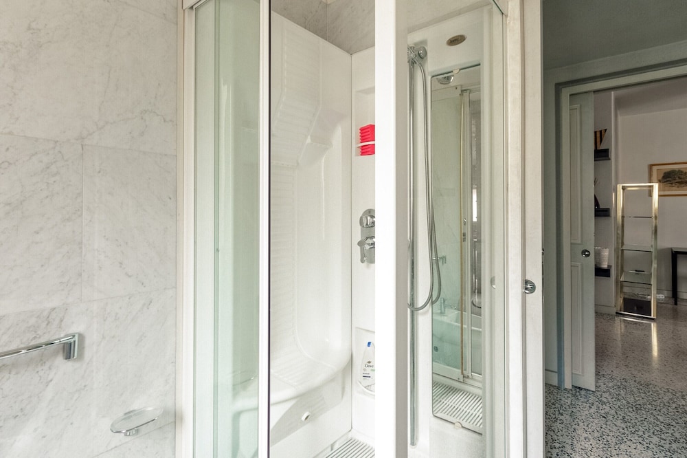 Elegant Apartment Near Duomo