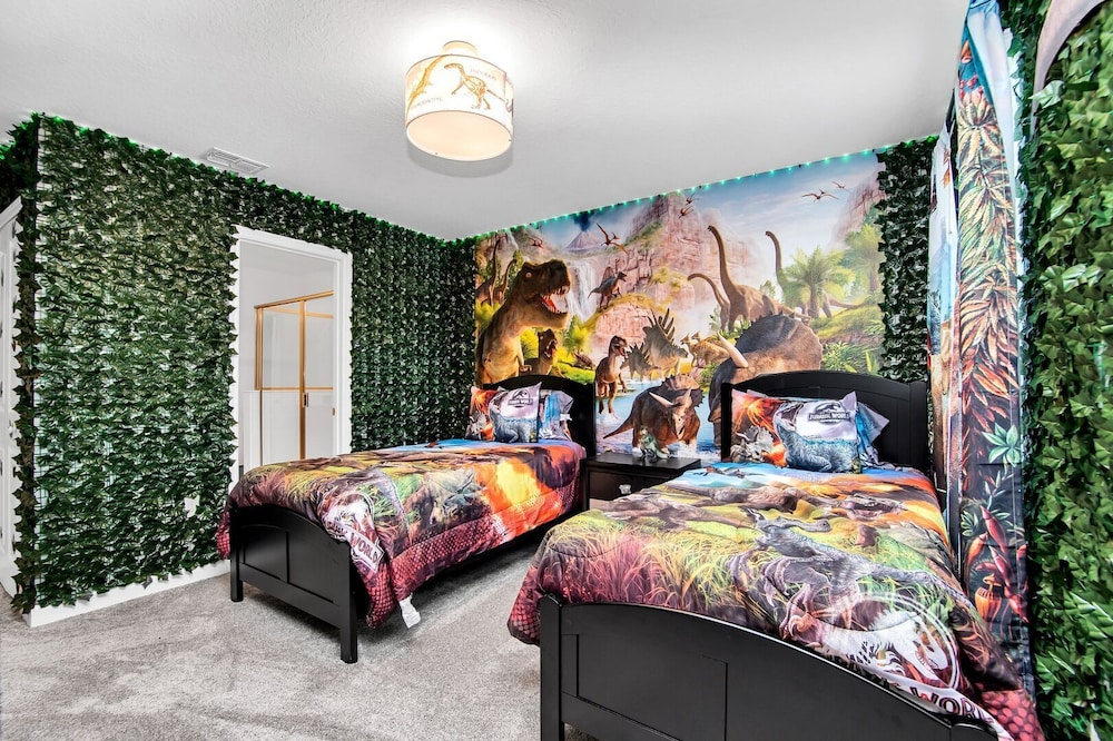 Serenity Lakeview Retreat Stunning Water Views, No Rear Neighbors, Private Pool, Game Room & Star Wars Cinema
