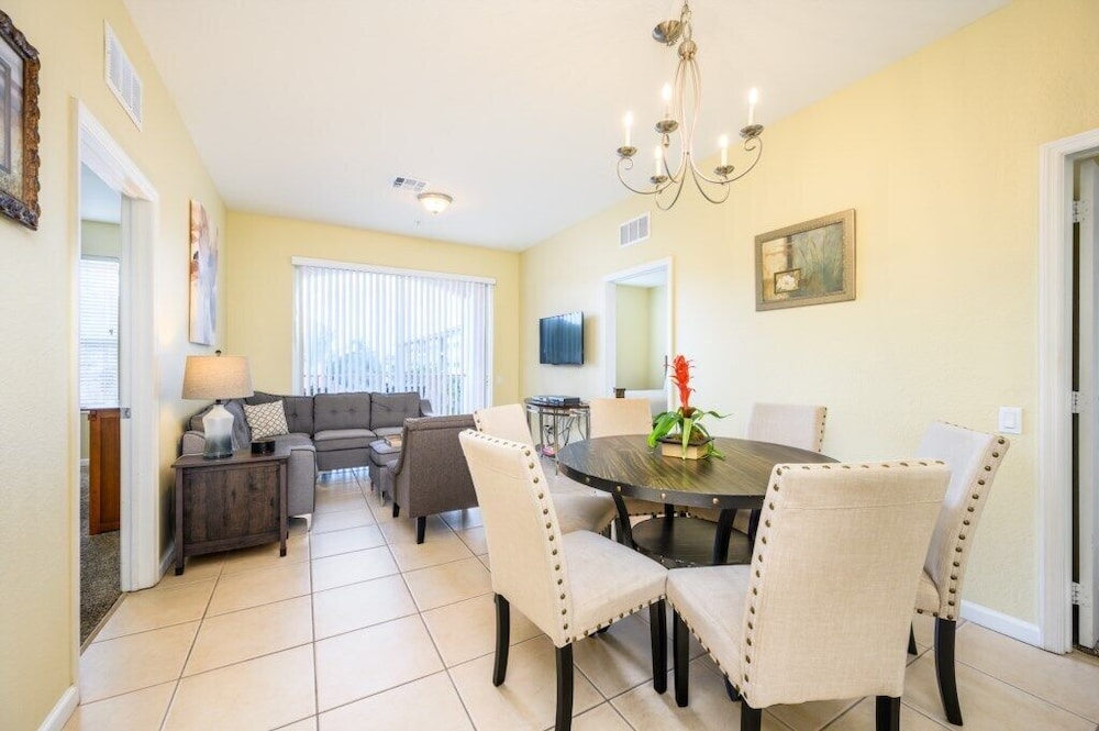 New Listing Beautiful Condo, Vista Cay - 3017