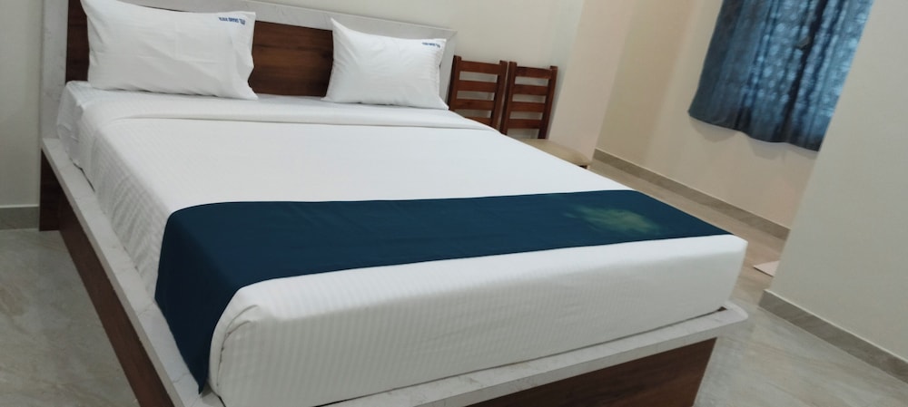 Hotel Grand Vista Nearby International Airport