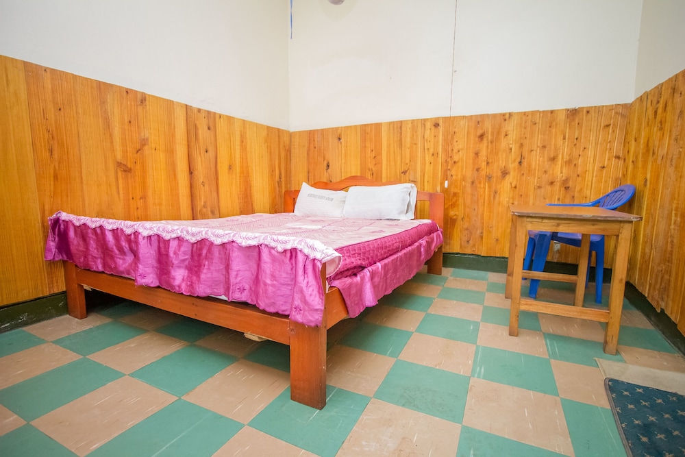 Sabinyo Guest House