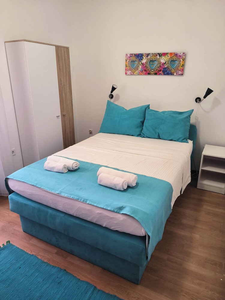 Omir Bed & Breakfast