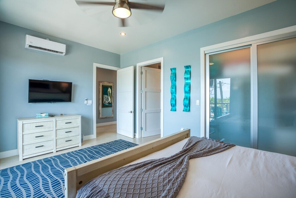 Oceanfront Sunset Gecko Condo - Ground Floor 1A