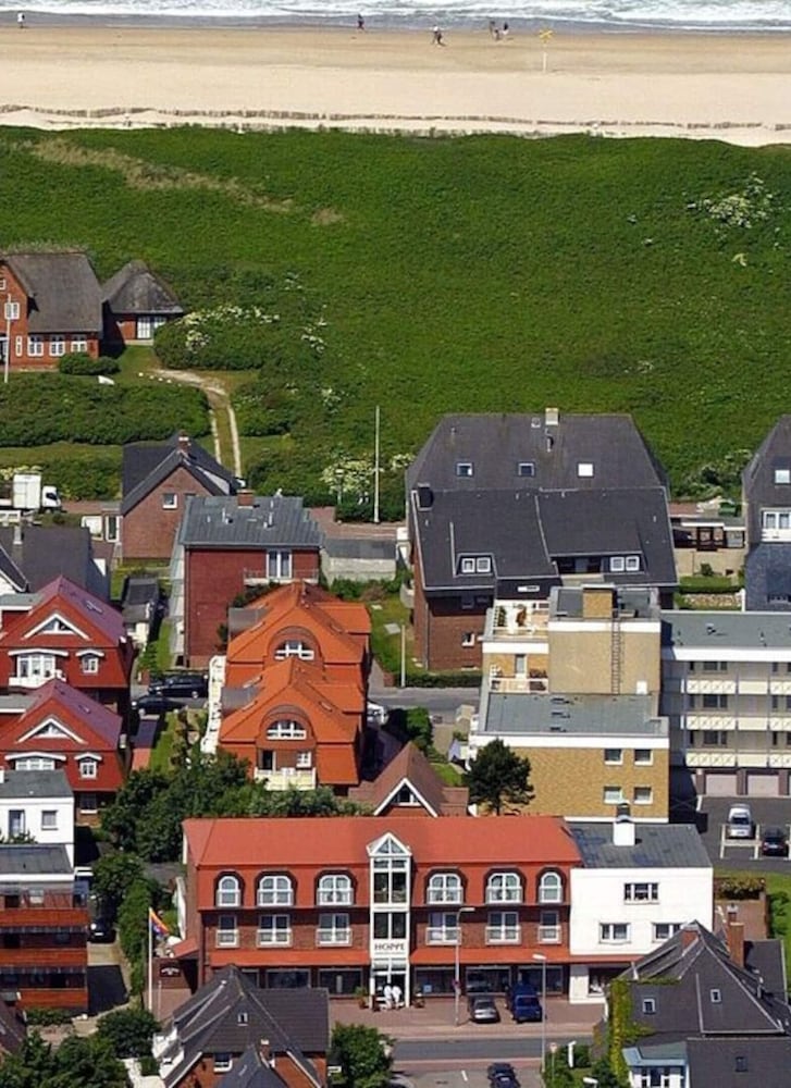 Hoppe 7 Modern Retreat