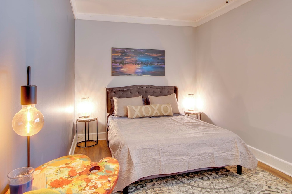 Commuter-friendly Rental Unit in Greenwood!