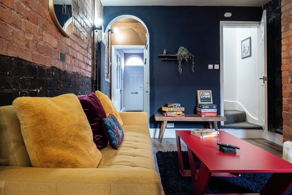 Lowell Street - Cosy 2 BD in Worcester