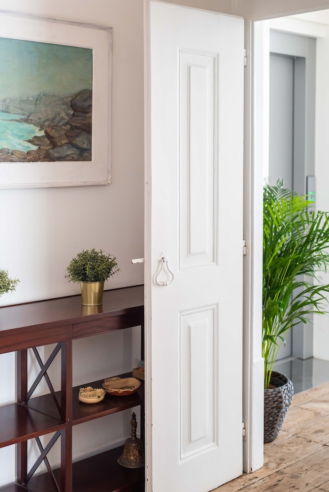 Central Ericeira Apartment With Lift