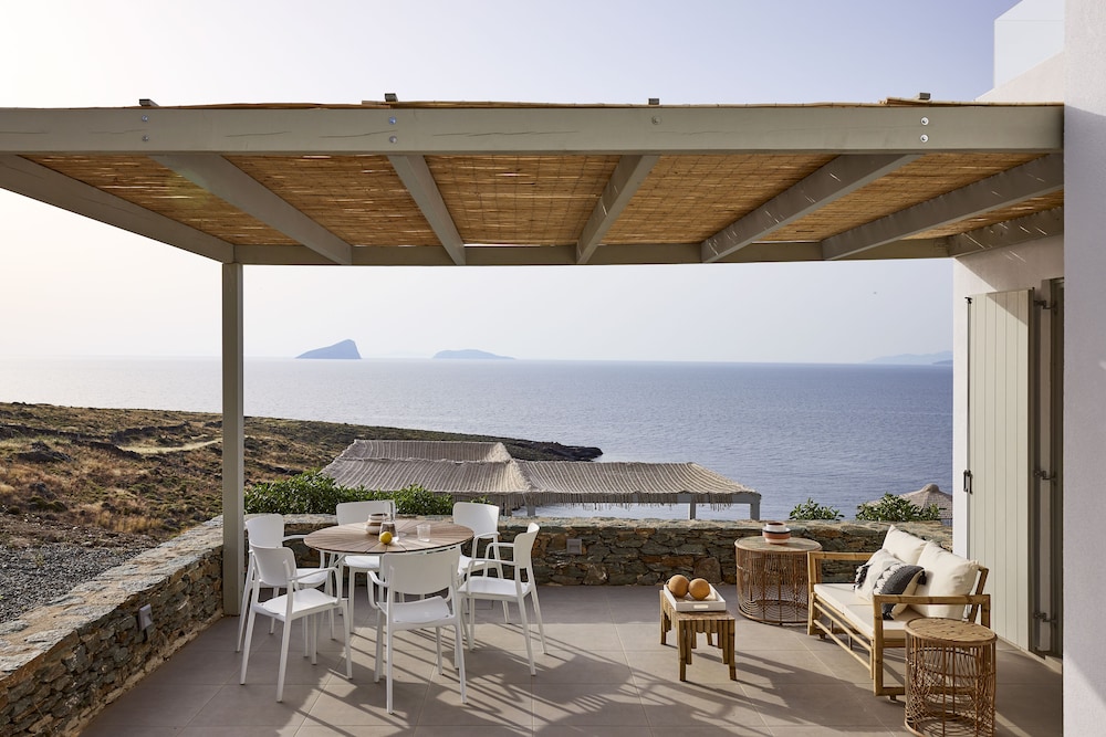 Ianemi Suites by K4 Kythnos