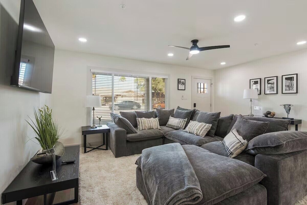 Desert Dream- Retreat with Heated Pool