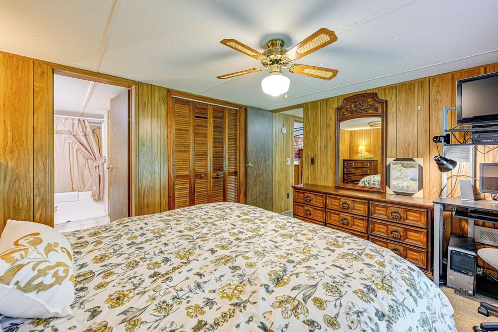 Creek Access & Spacious Yard: Quiet Sylva Home! view 3