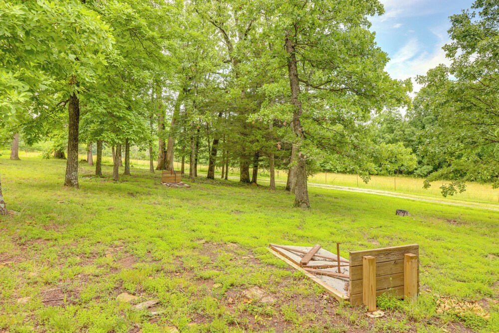 3,000 Sq Ft + Game Room: Ozarks Serenity Cabin!