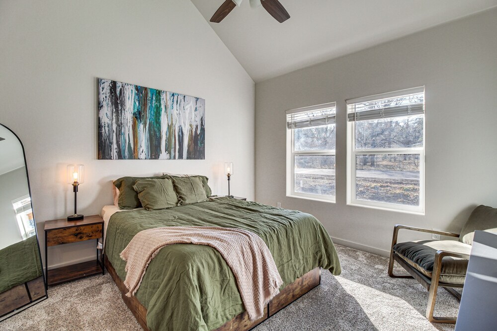 Lakeside Vacation Rental: 4 Mi to Show Low Lake!